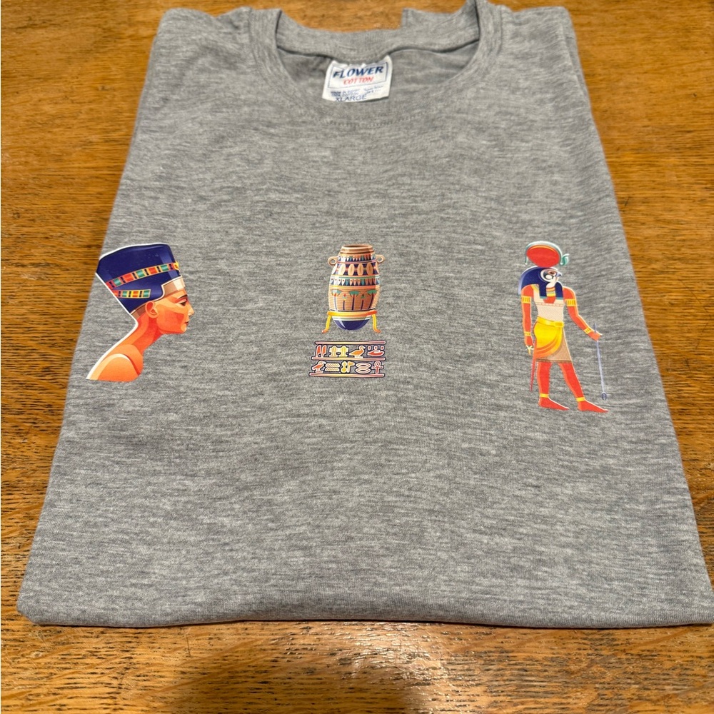 XL Gray T-Shirt with Egyptian Graphics